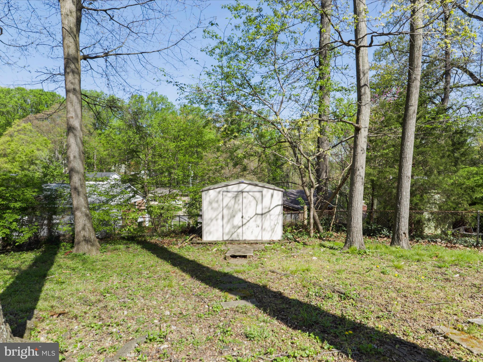 8456 Thames Street Springfield, VA 22151 - Photo 43 of 46 Backyard