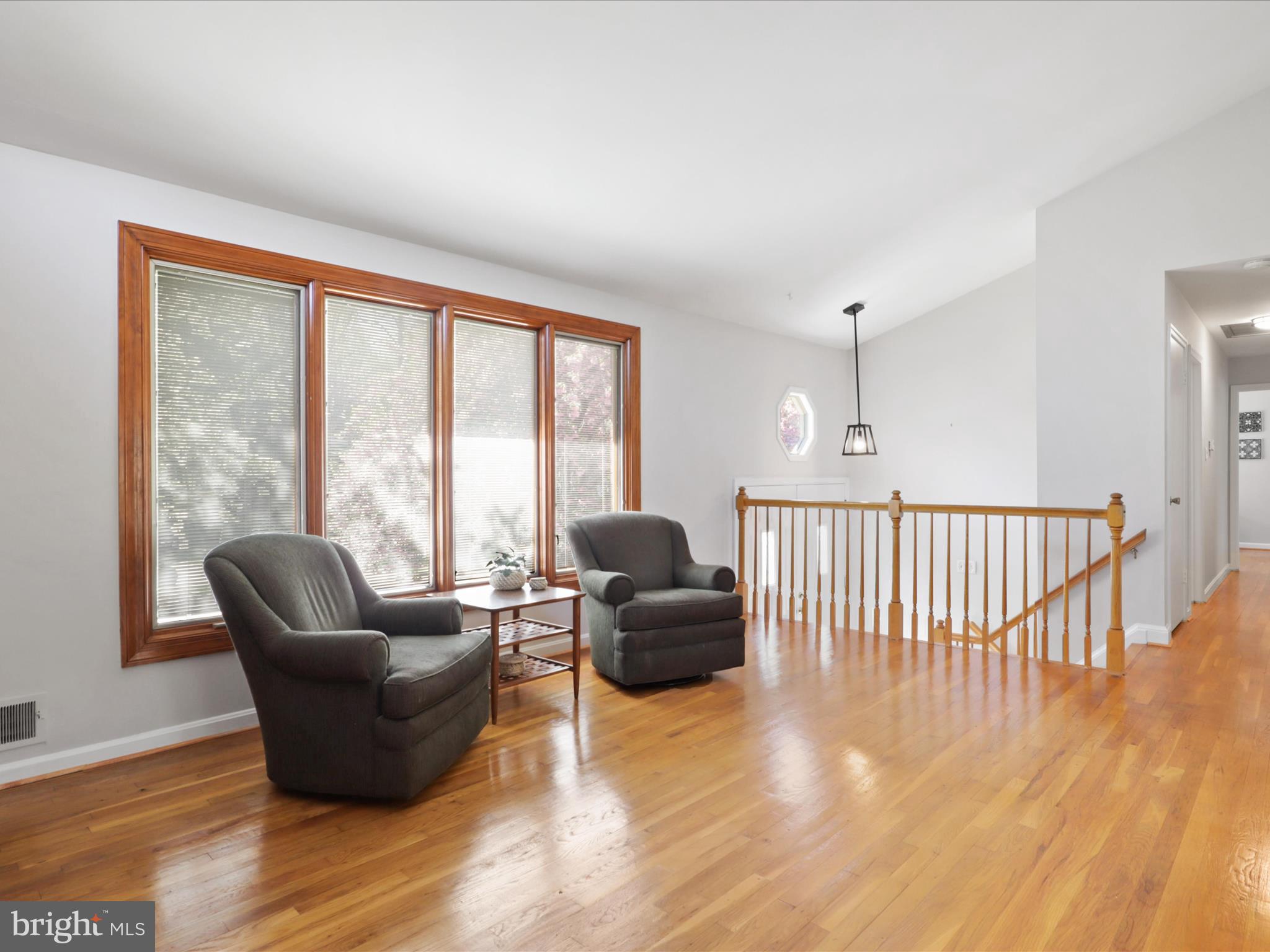 8456 Thames Street Springfield, VA 22151 - Photo 8 of 46 Living Room