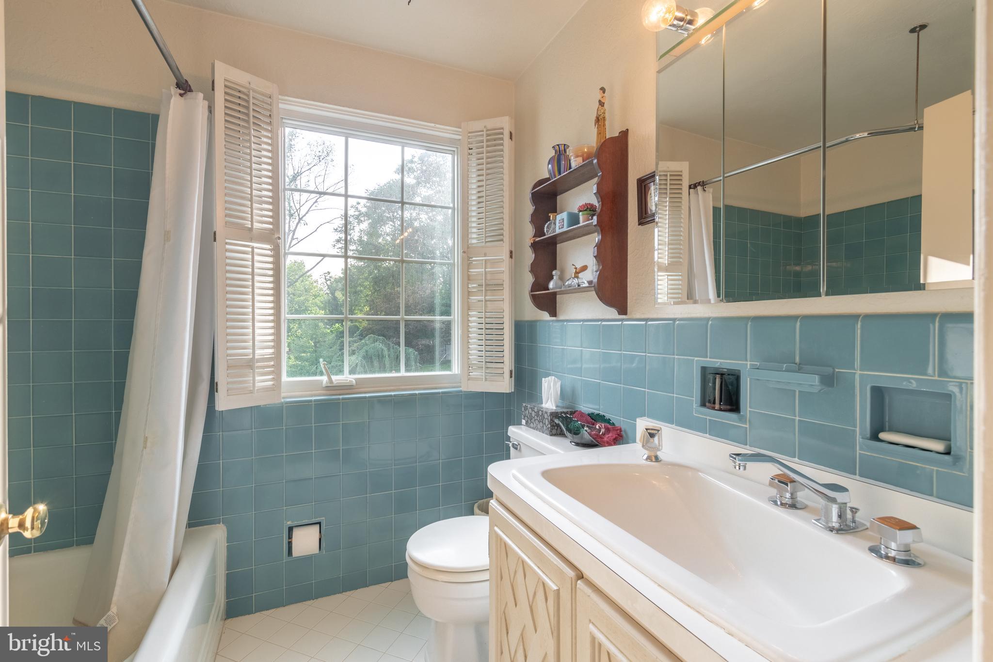 3360 Masons Mill Road Huntingdon Valley, PA 19006 - Photo 17 of 20 Upstairs Hall Bath