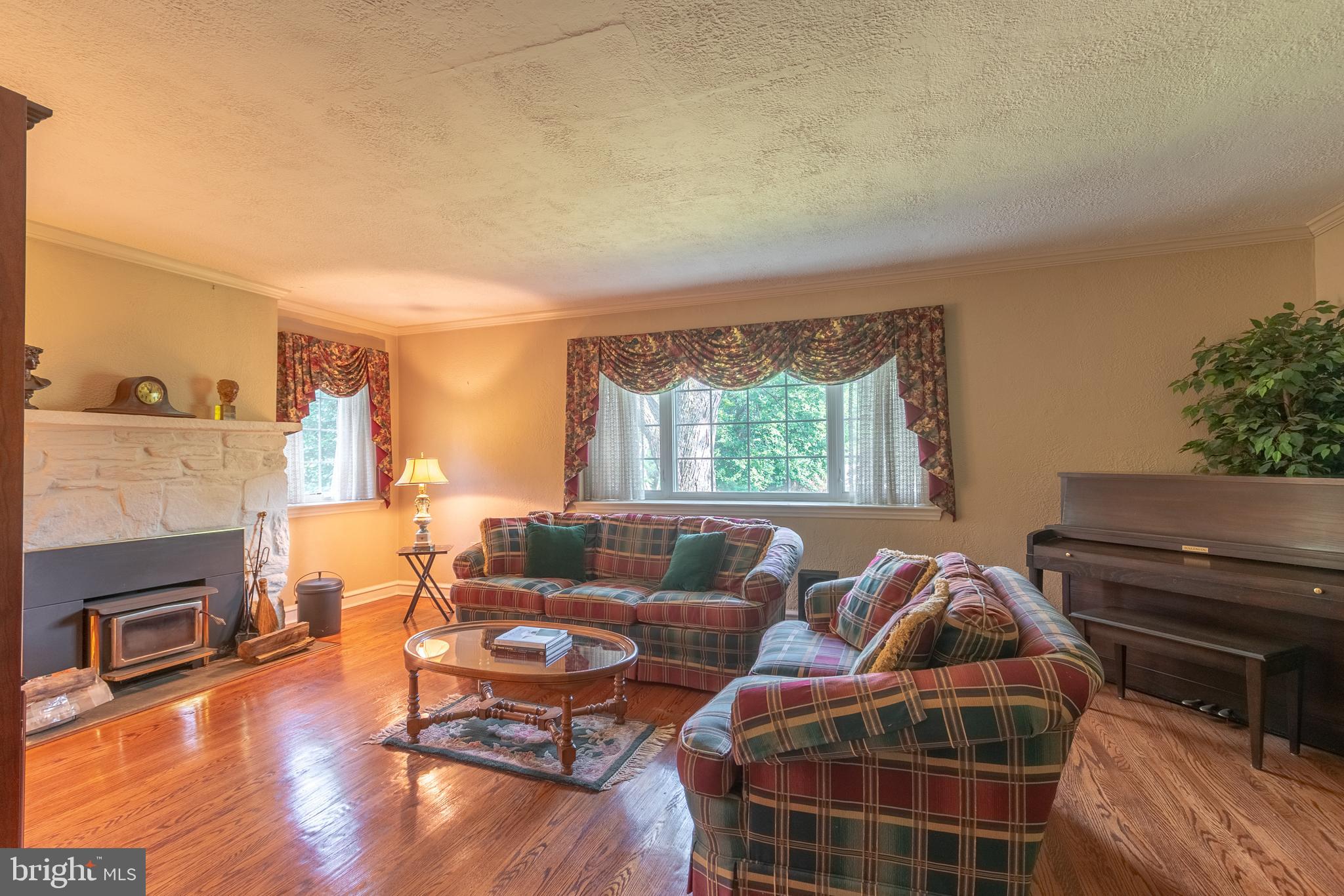 3360 Masons Mill Road Huntingdon Valley, PA 19006 - Photo 3 of 20 Living Room with wood burning fireplace