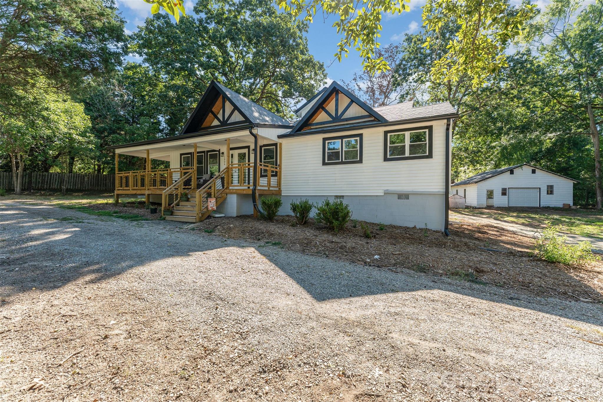 1906 New Garden Road Greensboro, NC 27410 - Photo 9 of 35