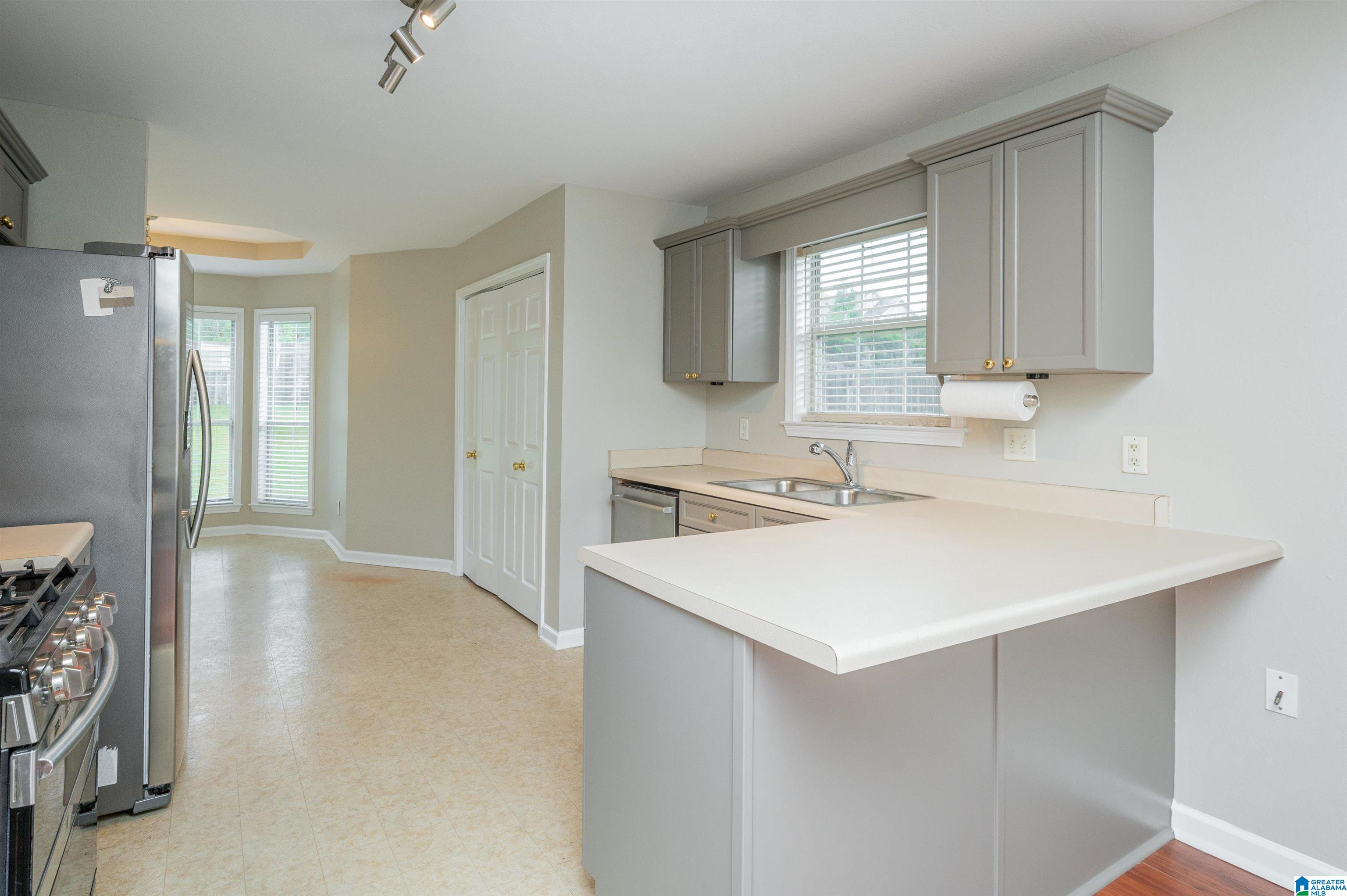 512 Walker Road Pelham, AL 35124 - Photo 15 of 40