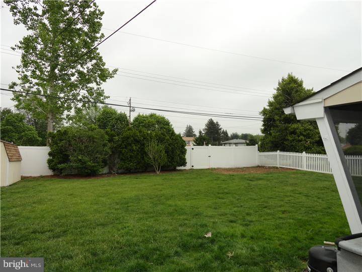 40 Dolphin Road Levittown, PA 19056 - Photo 12 of 12 Back Yard