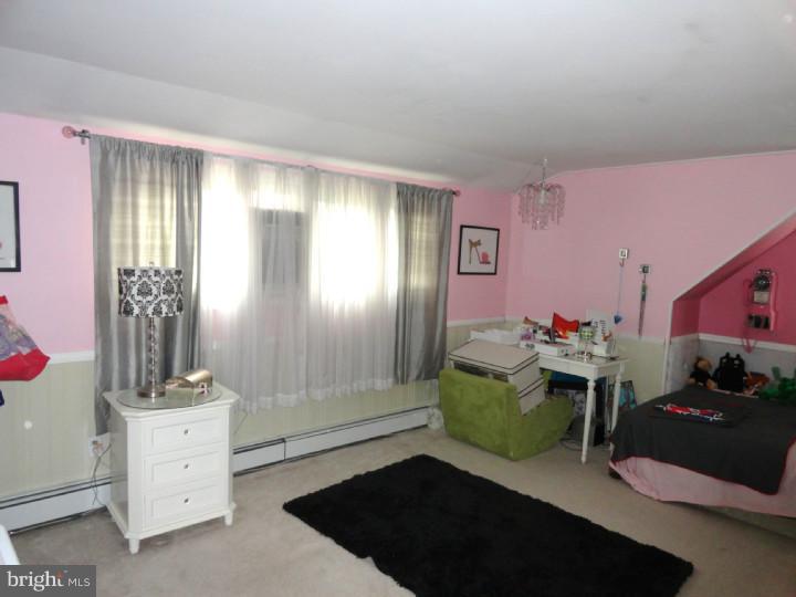 40 Dolphin Road Levittown, PA 19056 - Photo 9 of 12 Bedroom