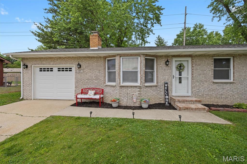 117 Stuart Street Bethalto, IL 62010 - Photo 1 of 34