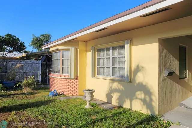 $1,500 | 5881 Northeast 18th Avenue, Unit 2, Fort Lauderdale, FL 33334