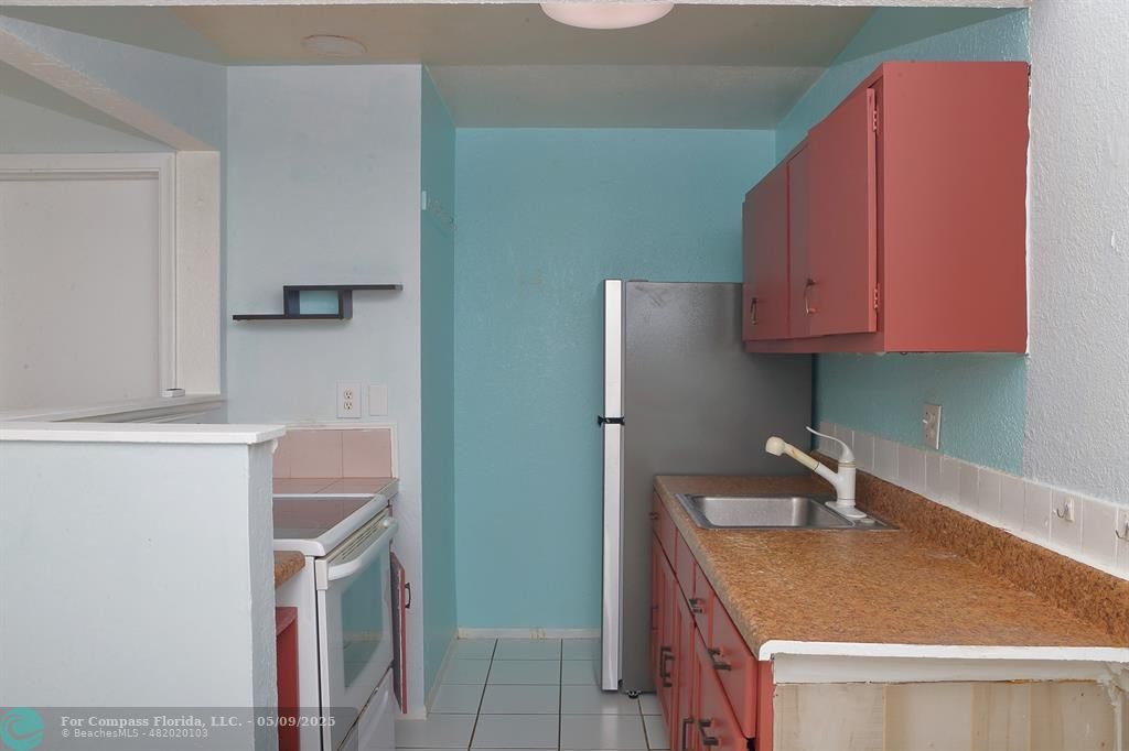 5881 Northeast 18th Avenue, Unit 2 Fort Lauderdale, FL 33334 - Photo 6 of 11