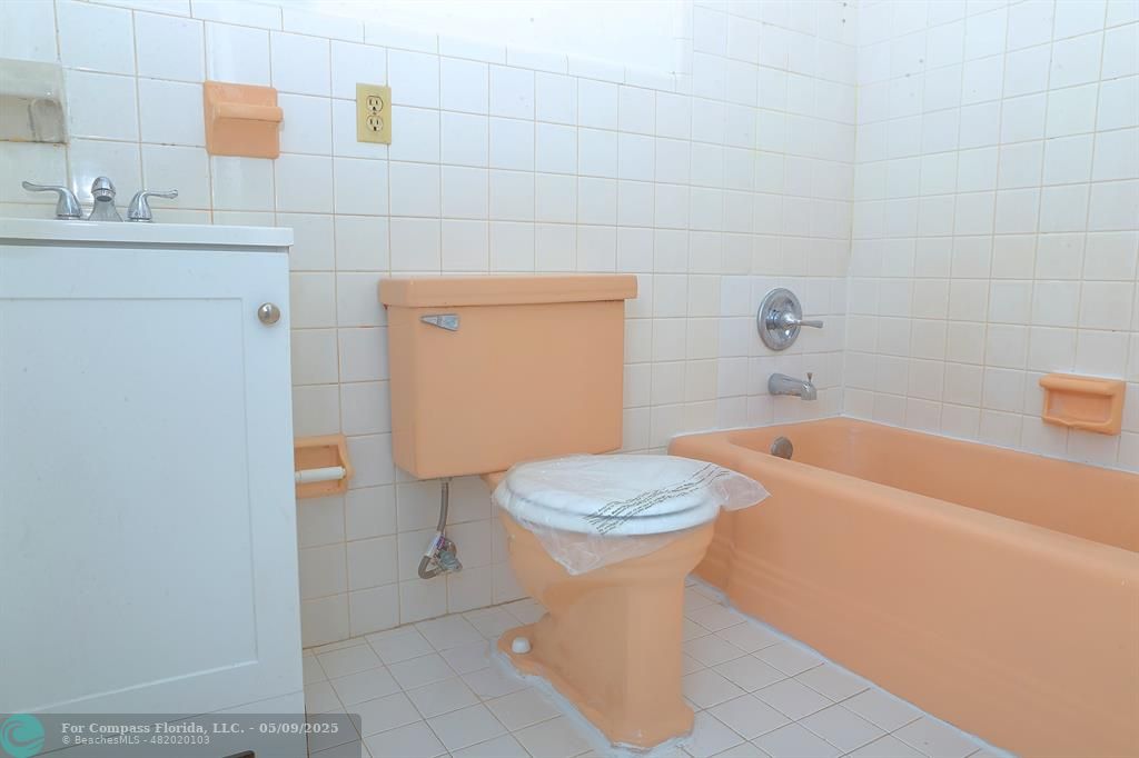 5881 Northeast 18th Avenue, Unit 2 Fort Lauderdale, FL 33334 - Photo 8 of 11