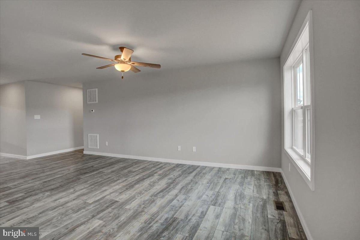 10059 Pendleton Avenue Waynesboro, PA 17268 - Photo 18 of 35 Spacious, light-filled living area awaits you.