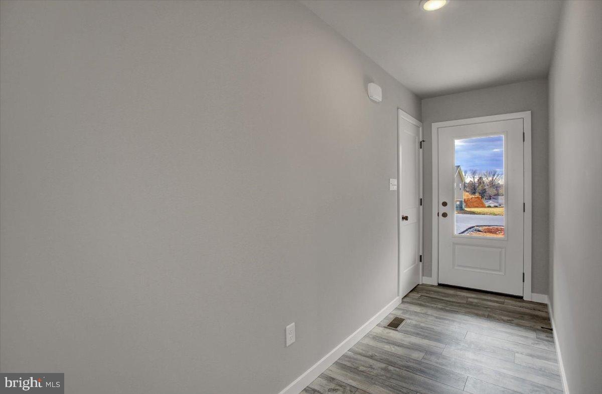 10059 Pendleton Avenue Waynesboro, PA 17268 - Photo 6 of 35 Welcoming entryway with natural light.