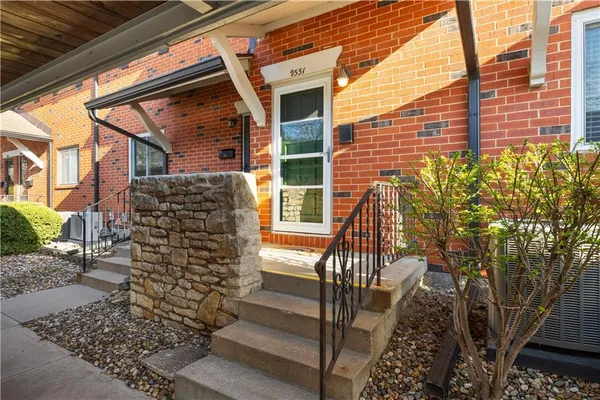 $259,900 | 9551 Outlook Drive, Overland Park, KS 66207