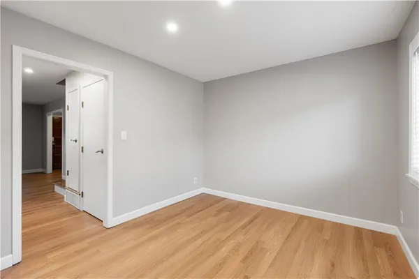 $259,900 | 9551 Outlook Drive, Overland Park, KS 66207
