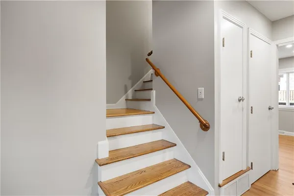 $259,900 | 9551 Outlook Drive, Overland Park, KS 66207