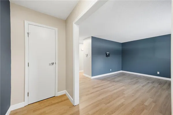 $259,900 | 9551 Outlook Drive, Overland Park, KS 66207