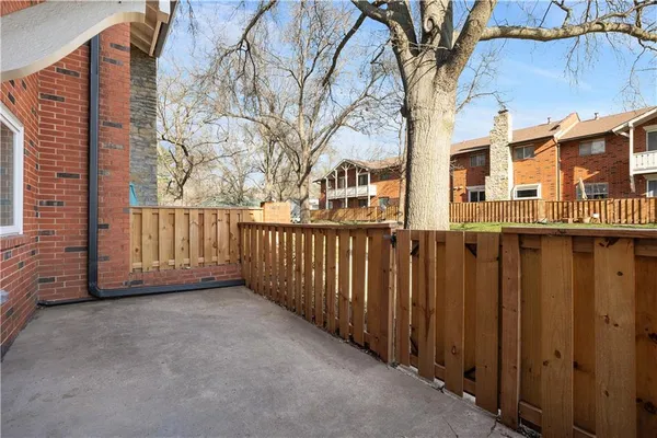 $259,900 | 9551 Outlook Drive, Overland Park, KS 66207