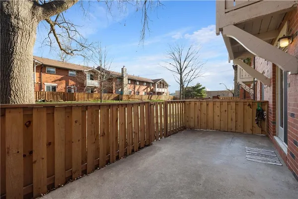 $259,900 | 9551 Outlook Drive, Overland Park, KS 66207