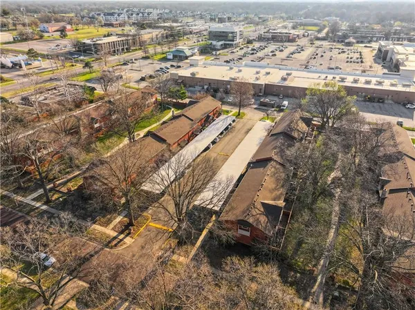 $259,900 | 9551 Outlook Drive, Overland Park, KS 66207