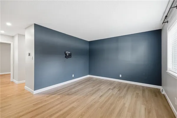 $259,900 | 9551 Outlook Drive, Overland Park, KS 66207