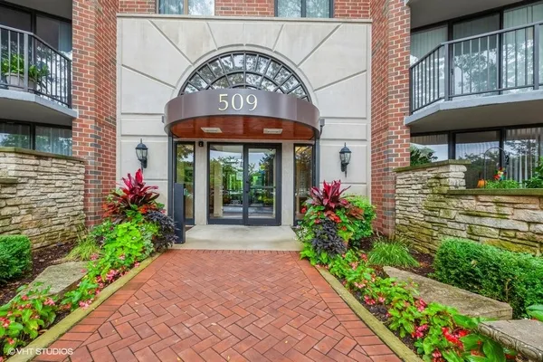 $312,500 | 509 Aurora Avenue, Unit 220, Naperville, IL 60540