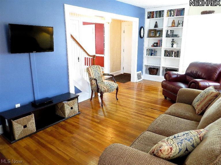 2429 Canterbury Road Cleveland Heights, OH 44118 - Photo 11 of 25