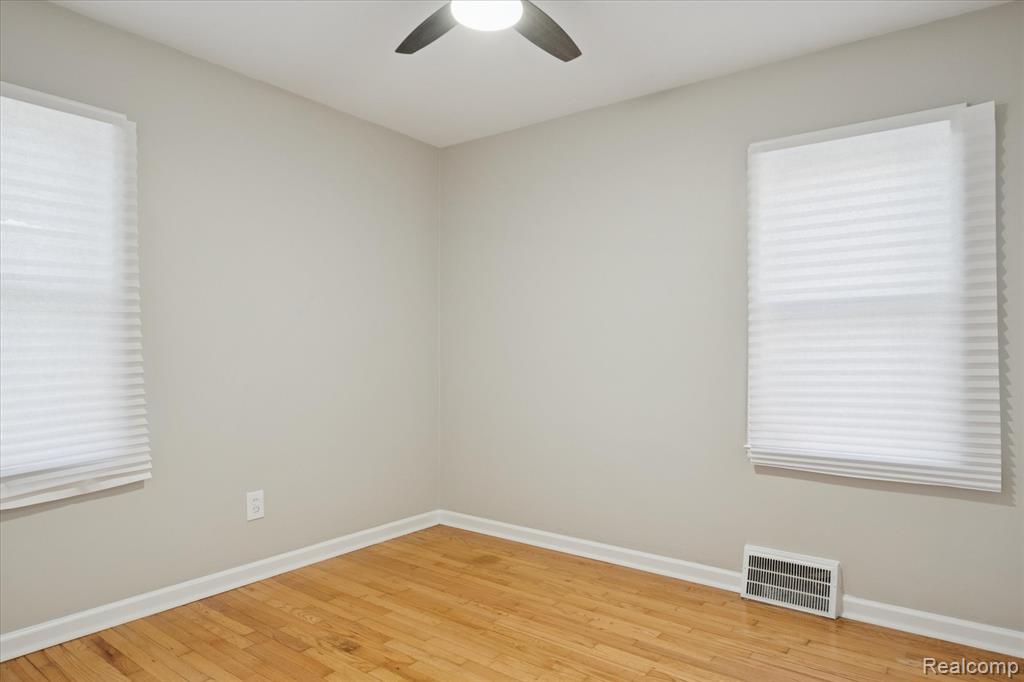 11285 Lakepointe Street Detroit, MI 48224 - Photo 16 of 32