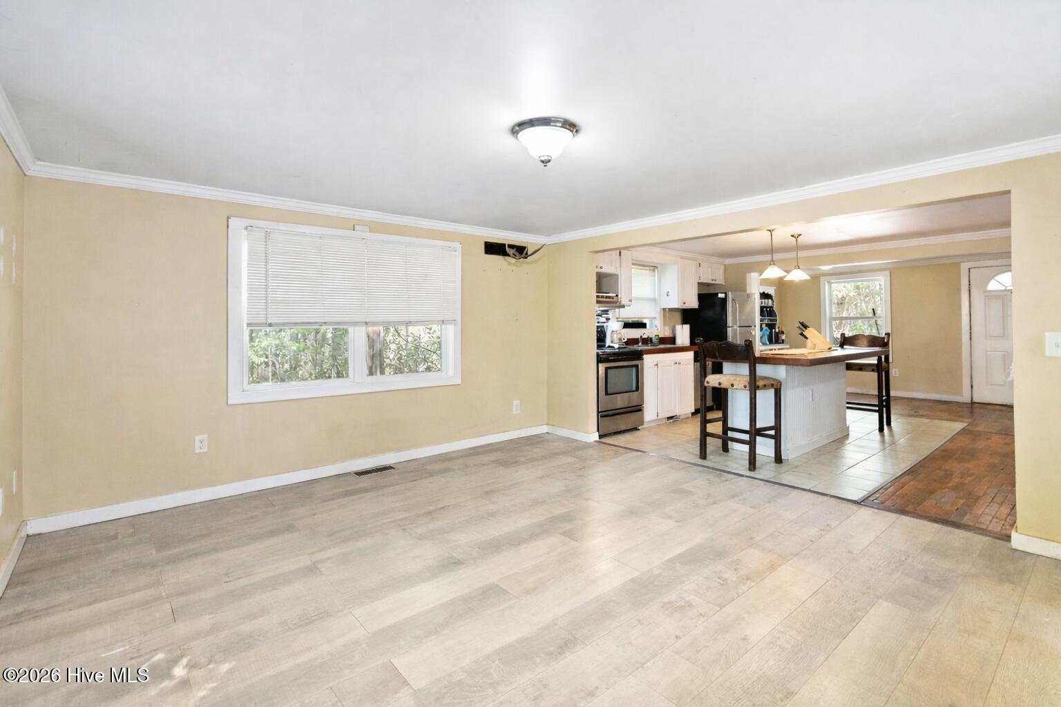 2715 Castle Hayne Road Wilmington, NC 28401 - Photo 11 of 35 Living Room to Kitchen