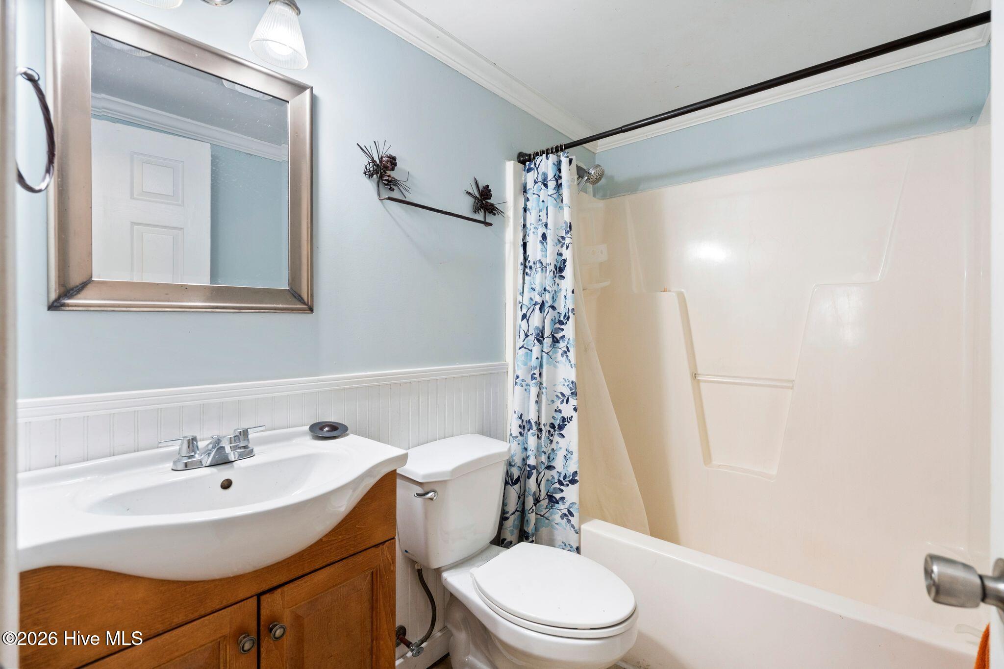 2715 Castle Hayne Road Wilmington, NC 28401 - Photo 21 of 35 Bathroom 1 of 2