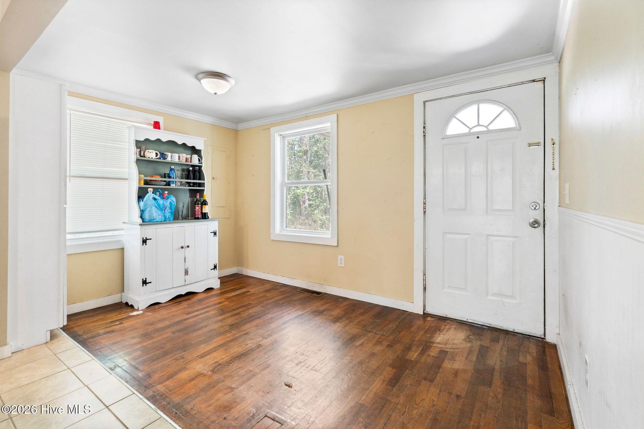 2715 Castle Hayne Road Wilmington, NC 28401 - Photo 4 of 35 Entry and Dining Area