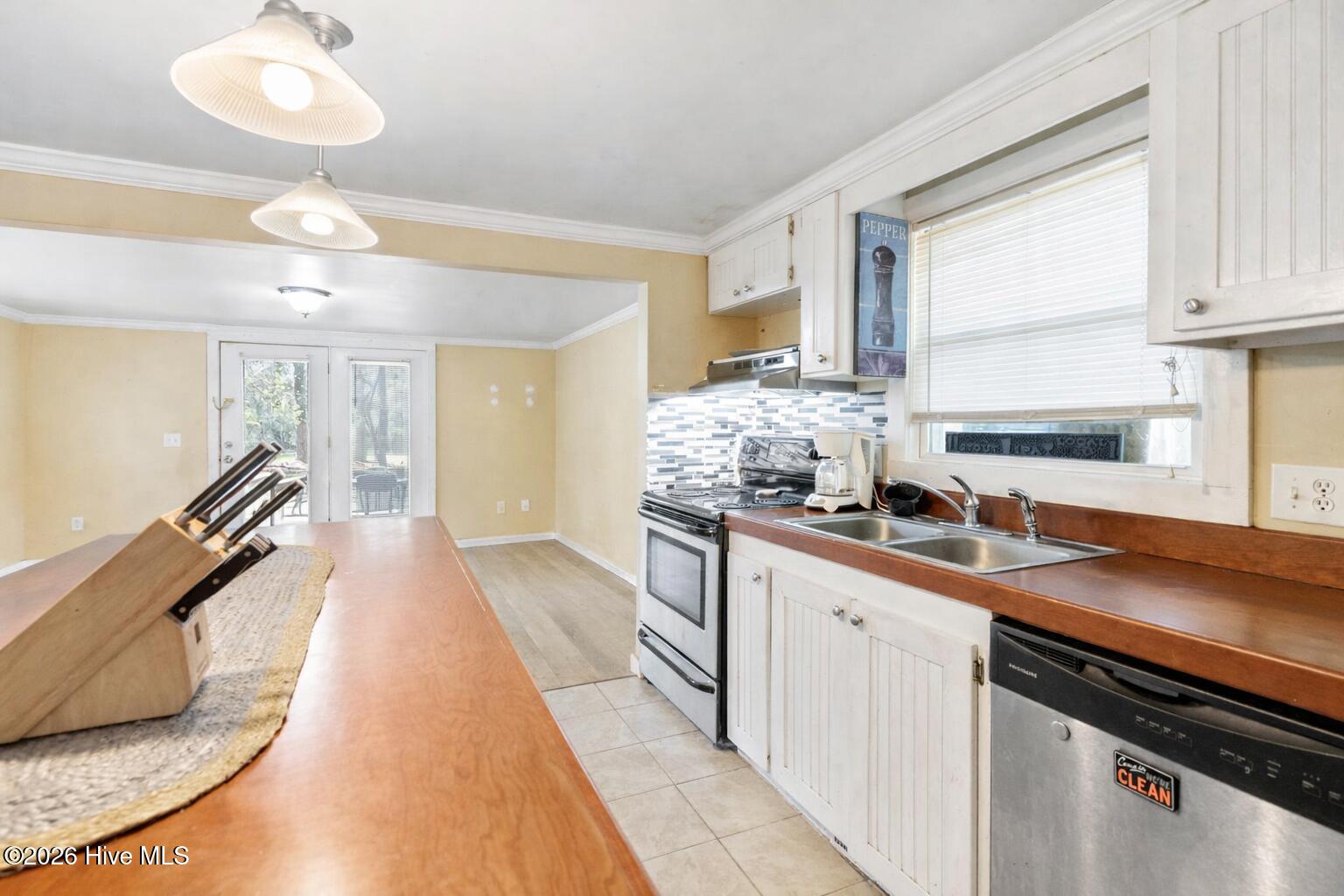 2715 Castle Hayne Road Wilmington, NC 28401 - Photo 8 of 35 Kitchen