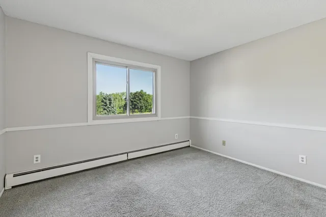 $95,000 | 401 East Burnsville Parkway, Unit 106, Burnsville, MN 55337