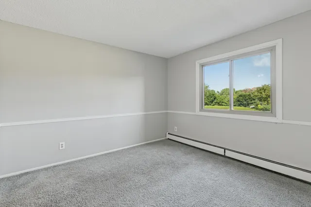 $95,000 | 401 East Burnsville Parkway, Unit 106, Burnsville, MN 55337