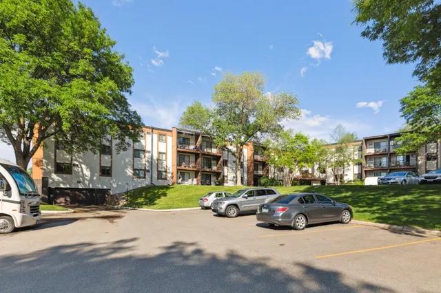 $95,000 | 401 East Burnsville Parkway, Unit 106, Burnsville, MN 55337