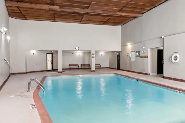 $95,000 | 401 East Burnsville Parkway, Unit 106, Burnsville, MN 55337