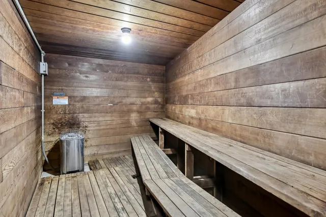 $95,000 | 401 East Burnsville Parkway, Unit 106, Burnsville, MN 55337