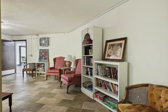 $95,000 | 401 East Burnsville Parkway, Unit 106, Burnsville, MN 55337