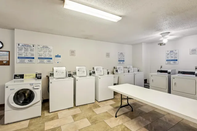 $95,000 | 401 East Burnsville Parkway, Unit 106, Burnsville, MN 55337