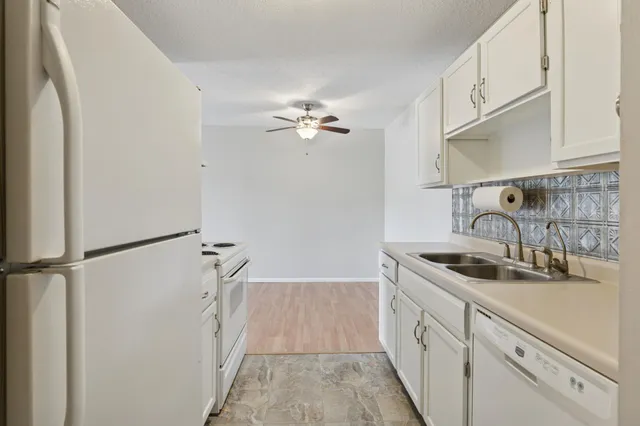 $95,000 | 401 East Burnsville Parkway, Unit 106, Burnsville, MN 55337