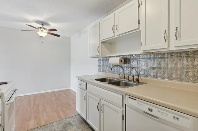 $95,000 | 401 East Burnsville Parkway, Unit 106, Burnsville, MN 55337