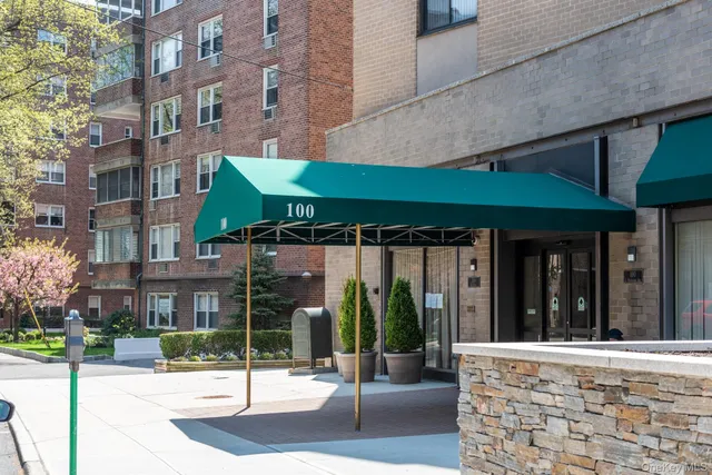 $199,000 | 100 East Hartsdale Avenue, Unit 6RE, Hartsdale, NY 10530