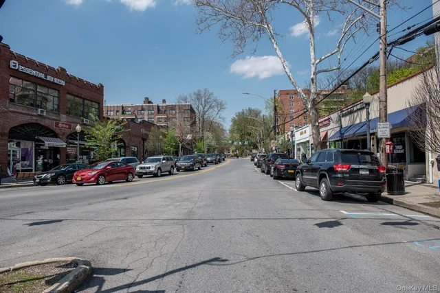 $199,000 | 100 East Hartsdale Avenue, Unit 6RE, Hartsdale, NY 10530