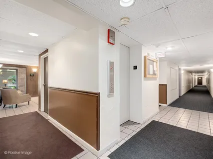 $229,900 | 500 Redondo Drive, Unit 109, Downers Grove, IL 60516