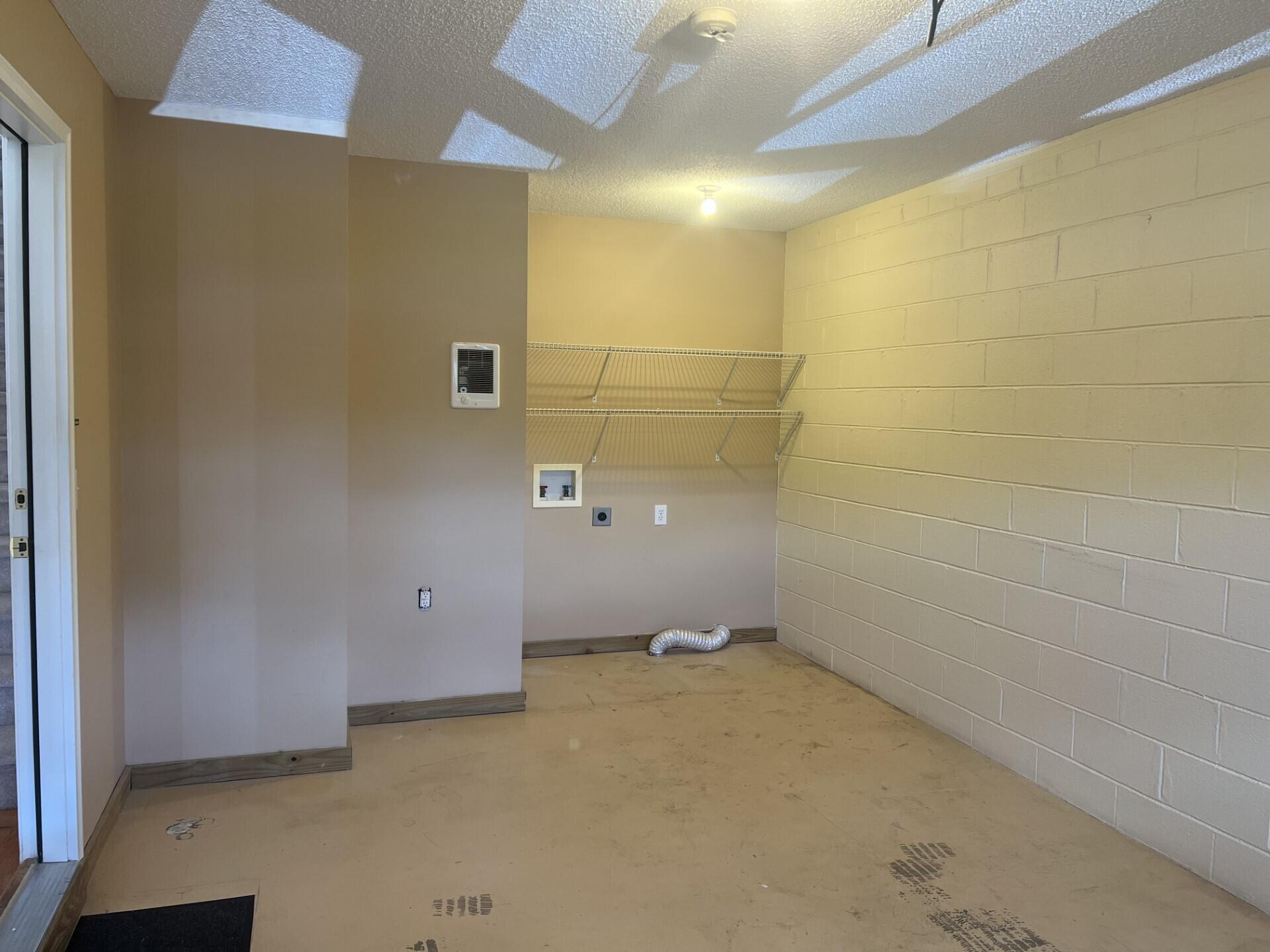 159 Monarch Drive Bristol, VA 24201 - Photo 22 of 27 Monarch Laundry Area