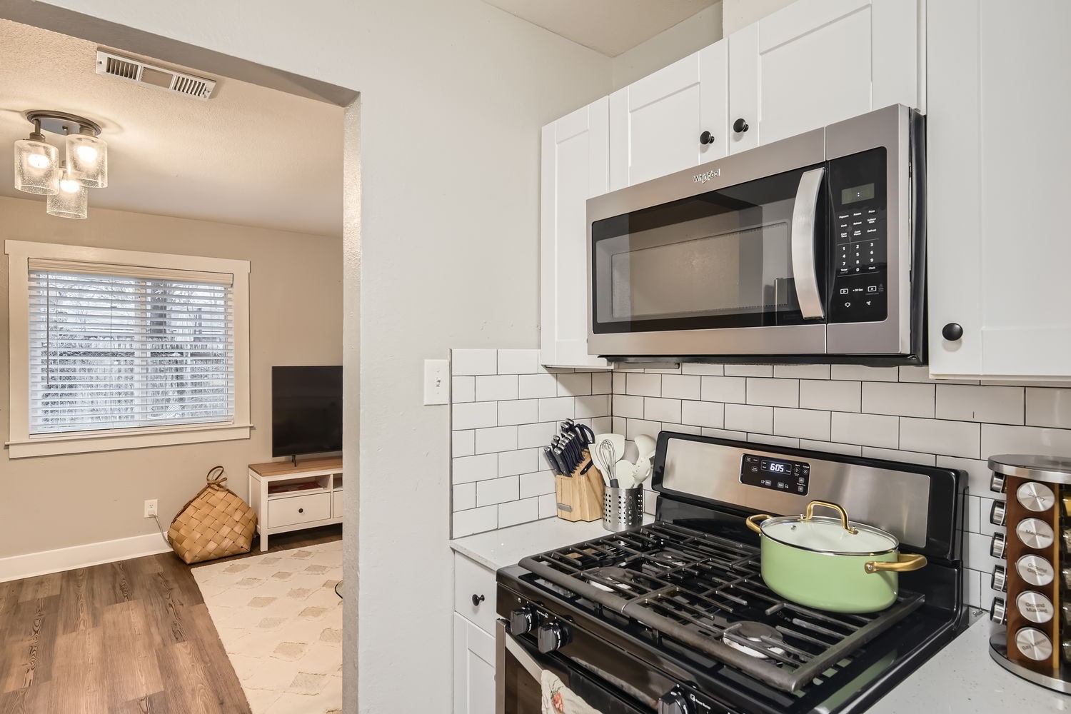 6108 Calmar Cove, Unit B Austin, TX 78721 - Photo 15 of 21