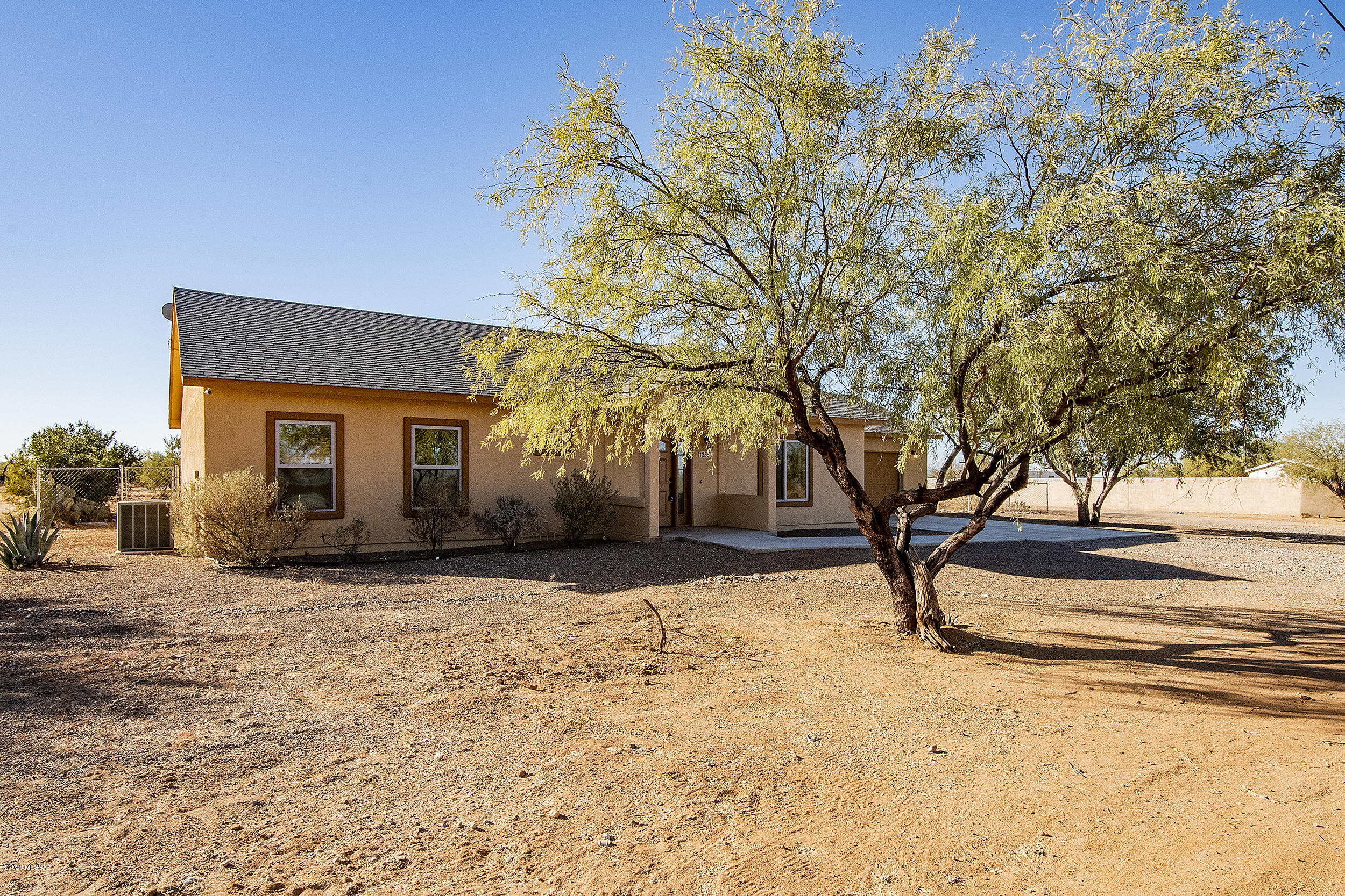 12559 West Magee Road Tucson, AZ 85743 - Photo 2 of 35