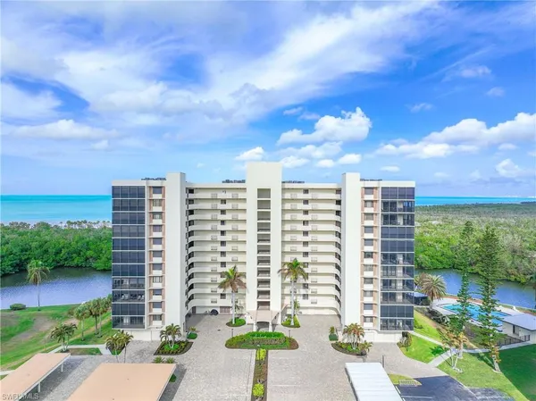 $2,995 | 15 Bluebill Avenue, Unit 103AA, Naples, FL 34108
