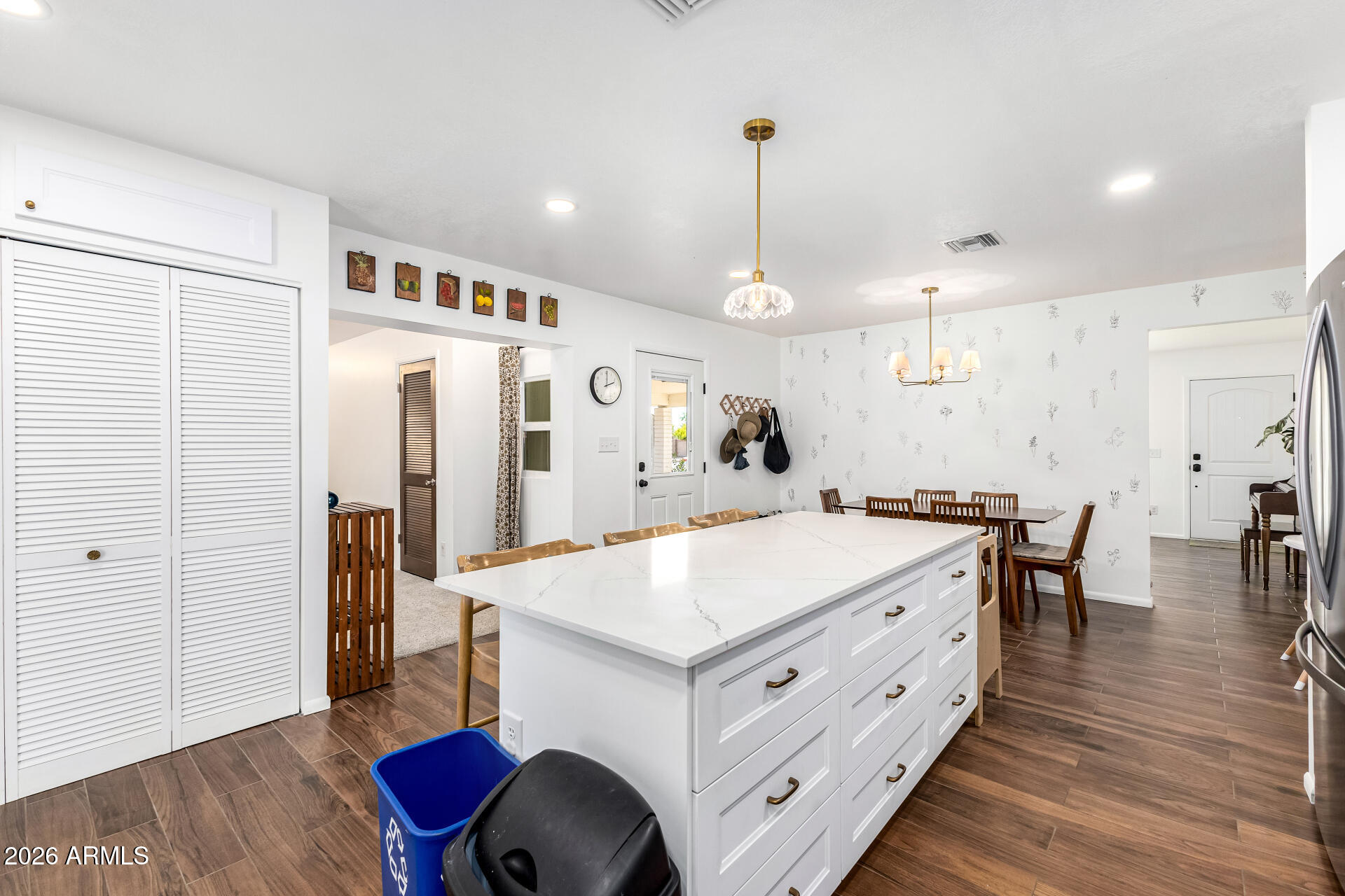 21 South Neely Street Gilbert, AZ 85233 - Photo 6 of 29 11 - Neely