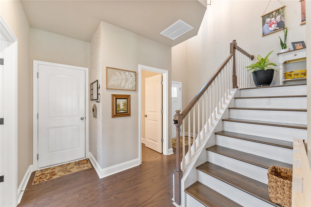 8 Lofton Court Anderson, SC 29621 - Photo 4 of 27