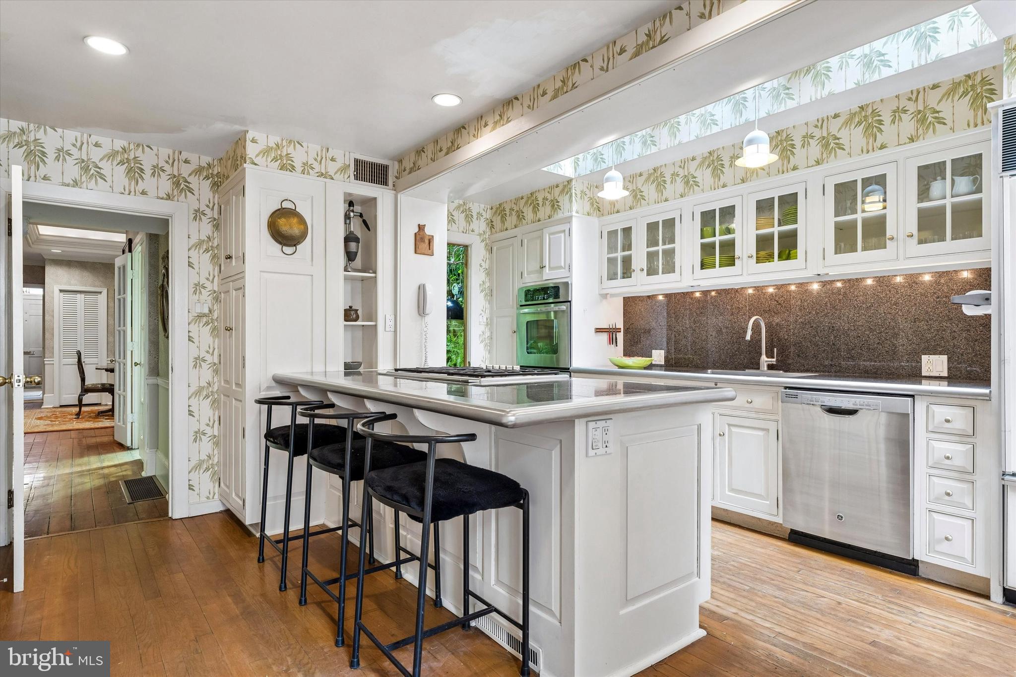 519 Pine Street Philadelphia, PA 19106 - Photo 12 of 42 Kitchen