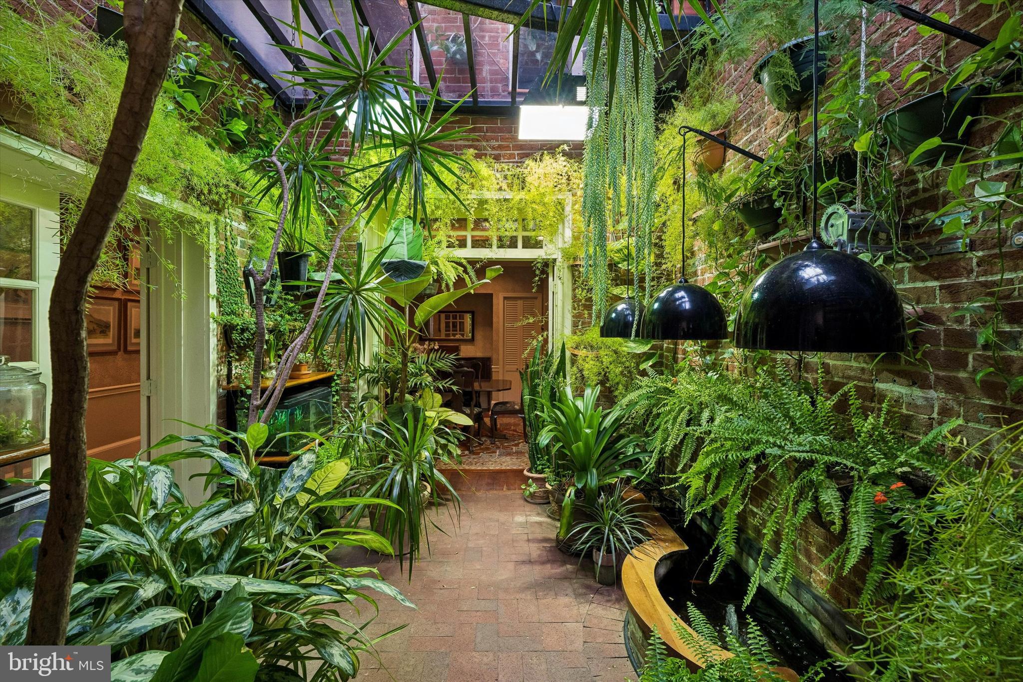 519 Pine Street Philadelphia, PA 19106 - Photo 14 of 42 Atruim