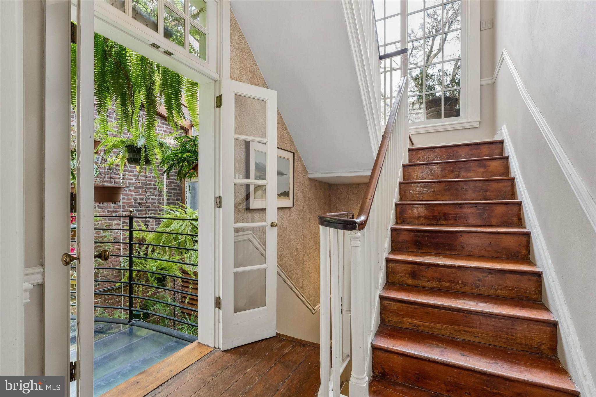 519 Pine Street Philadelphia, PA 19106 - Photo 20 of 42 2nd Floor Hall